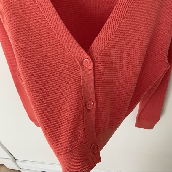 Wilfred Aritzia Light Cropped Cardigan in Fresco Pink Medium Button Up Sweater - Picture 4 of 9